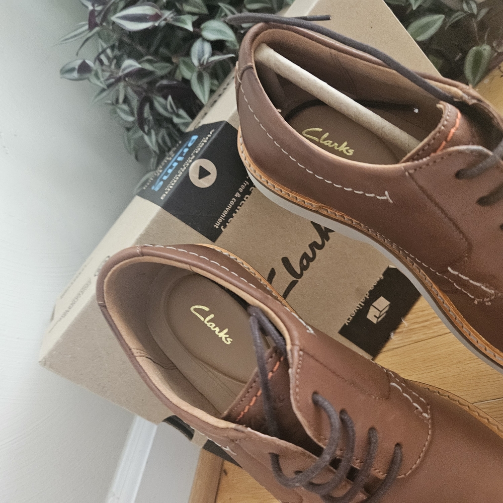Clarks Men's Atticus Brown Leather Shoes - Picture 12 of 12